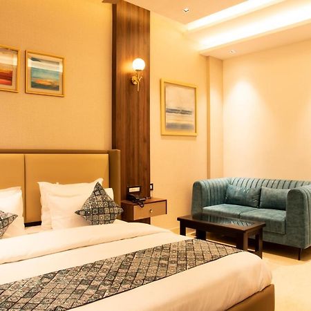 רישיקש Hotel Dream Inn מראה חיצוני תמונה
