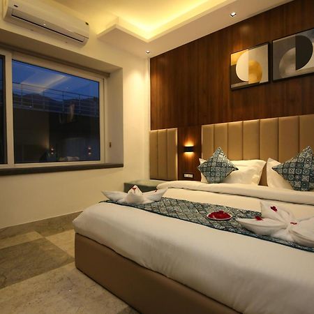 רישיקש Hotel Dream Inn מראה חיצוני תמונה
