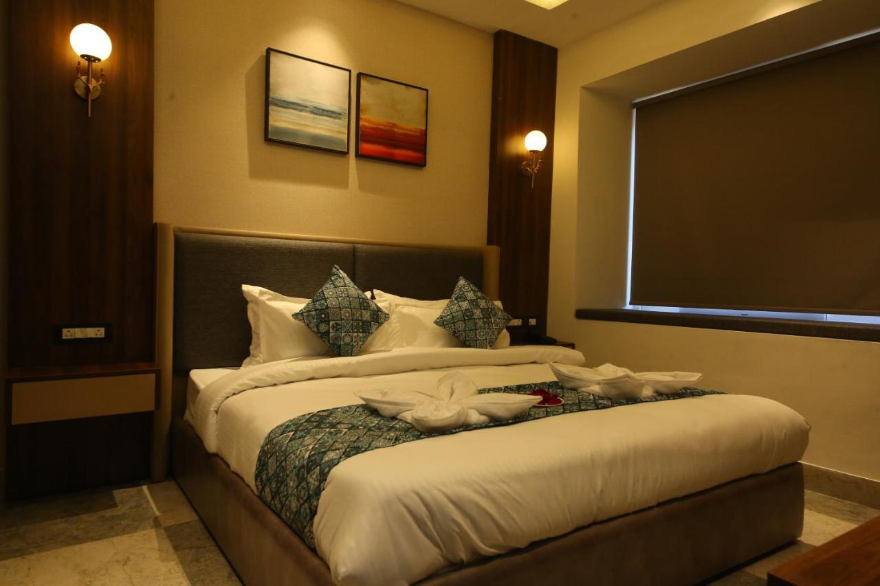רישיקש Hotel Dream Inn מראה חיצוני תמונה