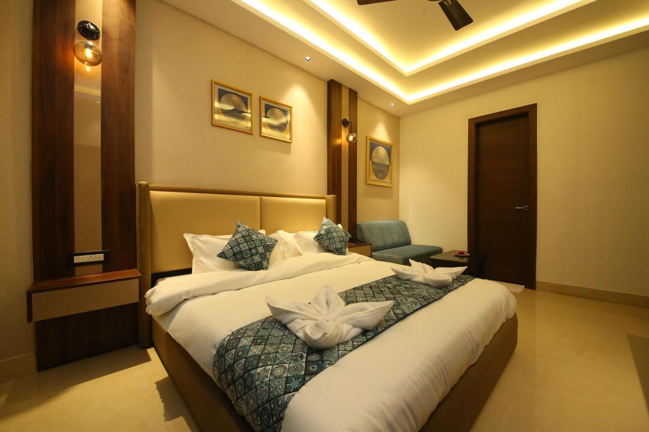 רישיקש Hotel Dream Inn מראה חיצוני תמונה