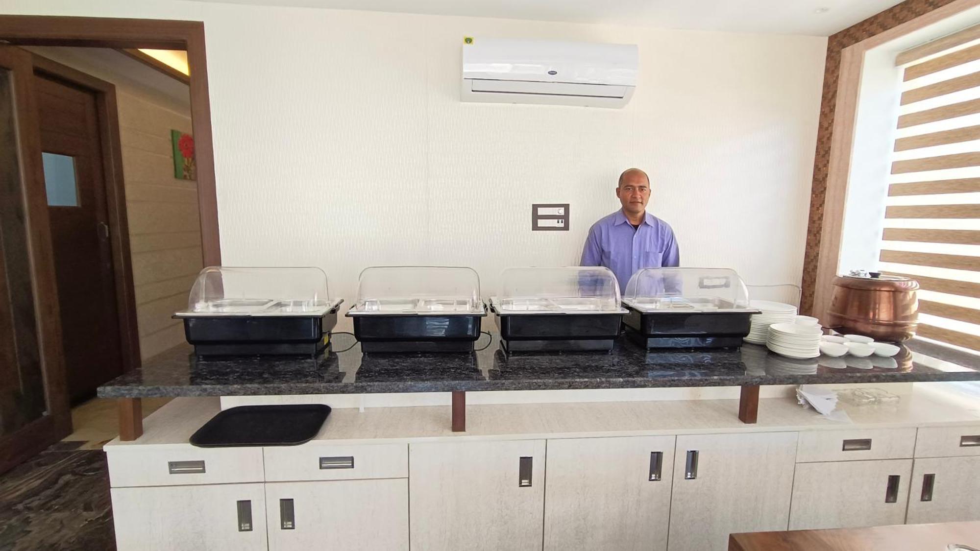 רישיקש Hotel Dream Inn מראה חיצוני תמונה